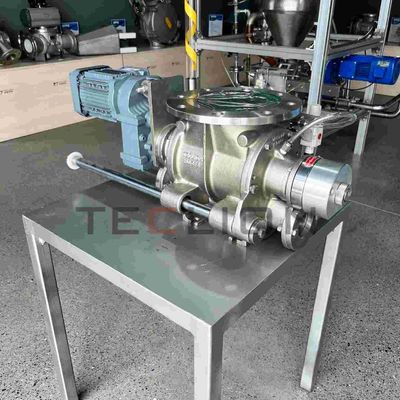 Rotary valve is used for pneumatic conveying, with a detachable rotor and a cleaning type structure