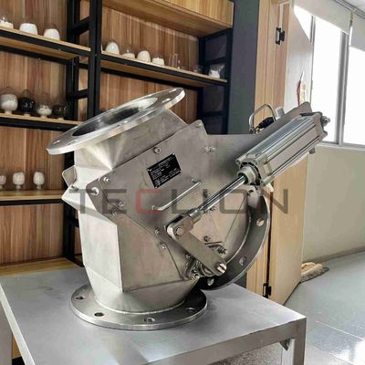 A swing plate directional valve with an angle of 60 ° suitable for gravity unloading