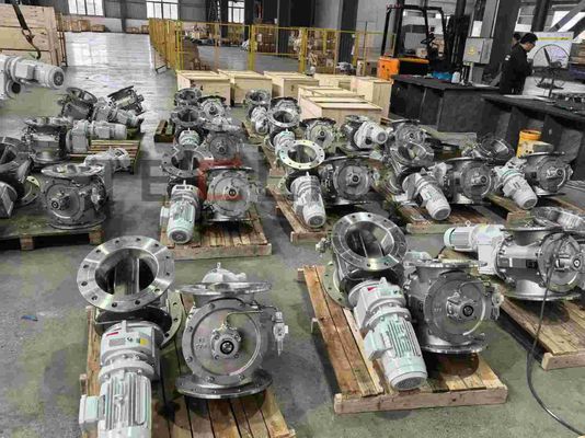 Powder medium discharge and metering economy rotary valve