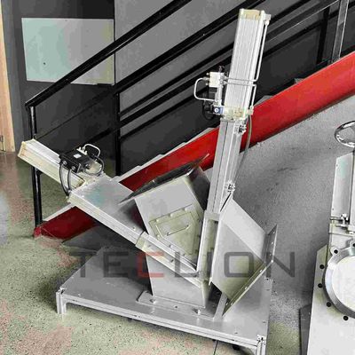 Gravity feeding dual channel cutting valve
