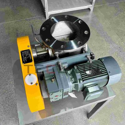 Exposed bearing stainless steel inlet rotary airlock feeding valve