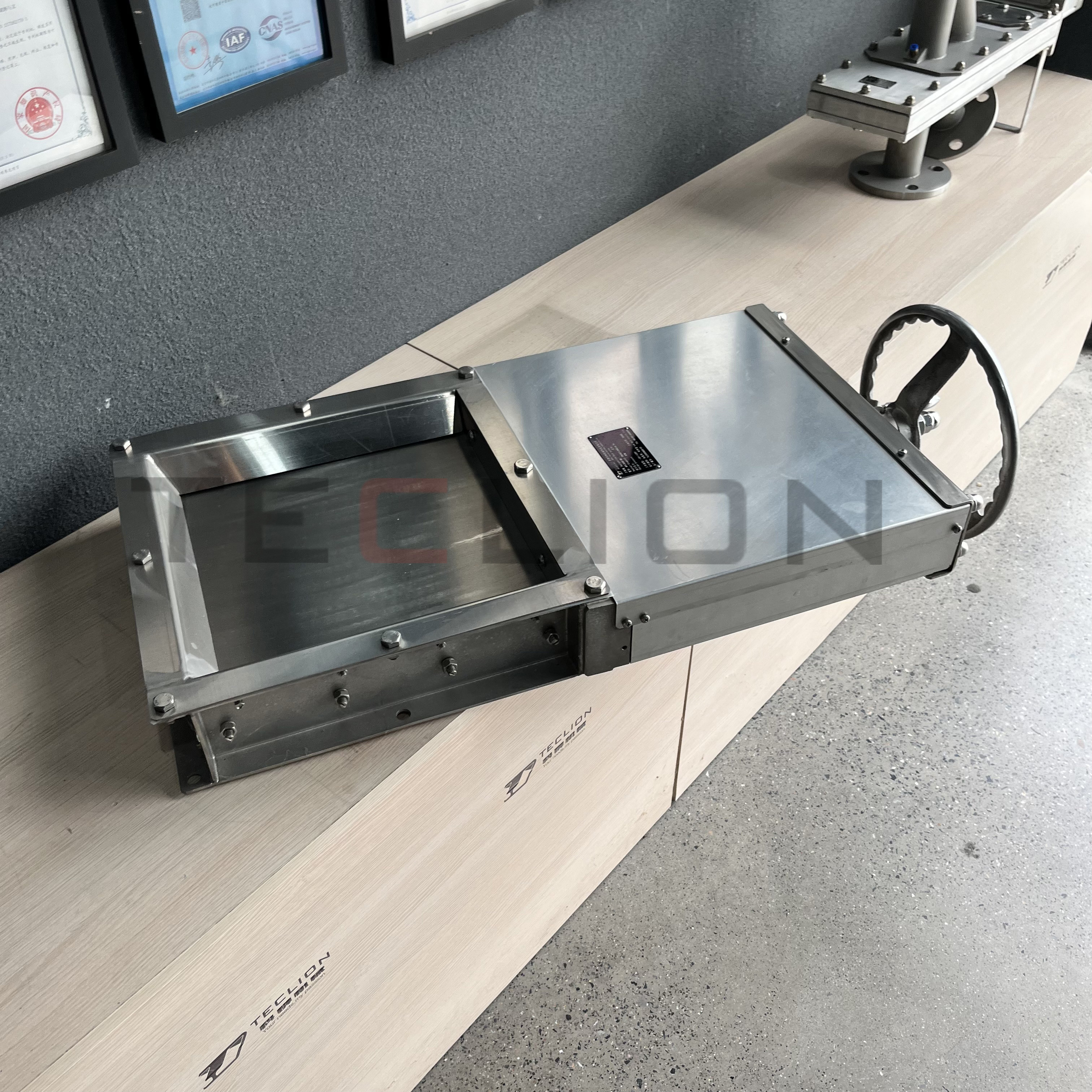 Stainless Steel Gate Valve And Ball Valve DN100-DN350 For Precise Flow ...